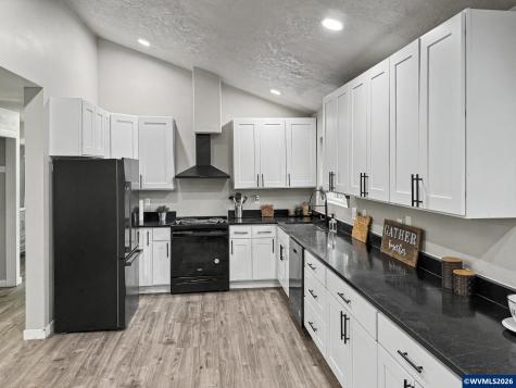 4559 47th Avenue NE Salem OR 97305
