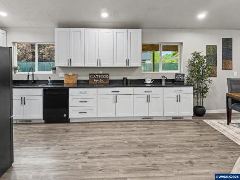 4559 47th Avenue NE Salem OR 97305