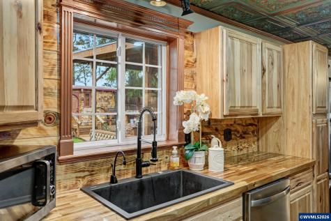 1586 Ewald Avenue SE Salem OR 97302