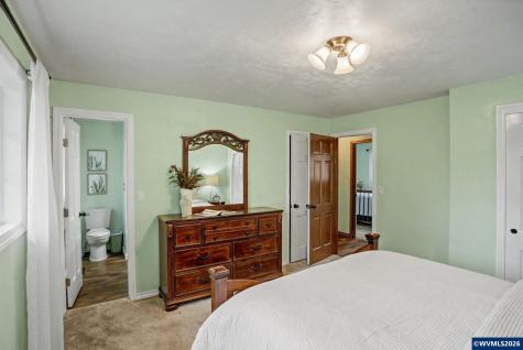 1586 Ewald Avenue SE Salem OR 97302