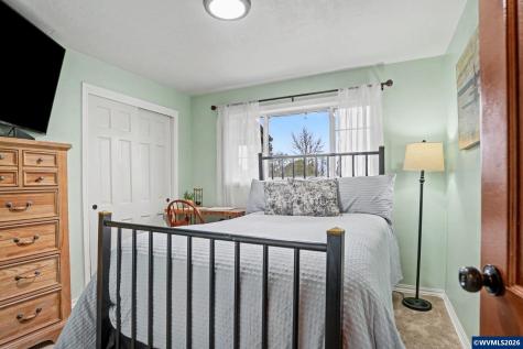 1586 Ewald Avenue SE Salem OR 97302
