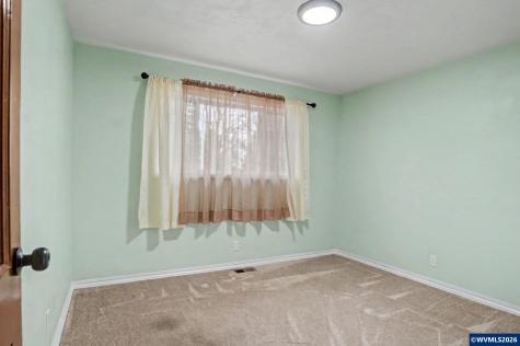 1586 Ewald Avenue SE Salem OR 97302