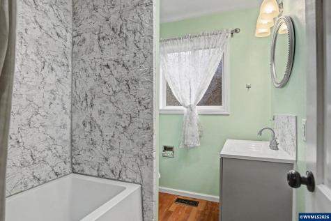 1586 Ewald Avenue SE Salem OR 97302