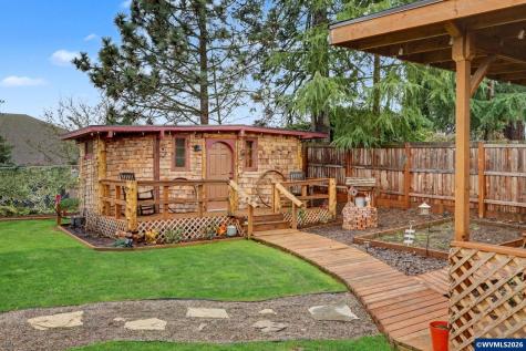 1586 Ewald Avenue SE Salem OR 97302