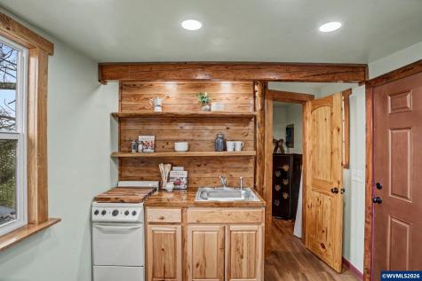 1586 Ewald Avenue SE Salem OR 97302
