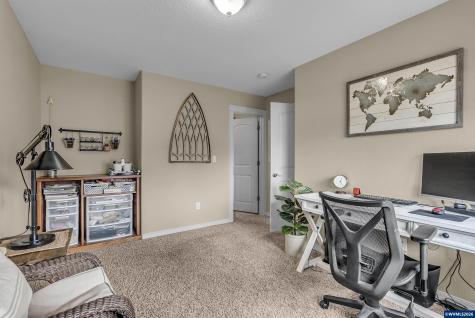 5252 9th Court SE Salem OR 97306