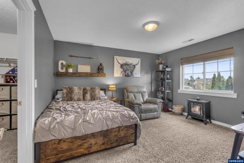 5252 9th Court SE Salem OR 97306