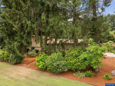 7411 Liberty Road S Salem OR 97306