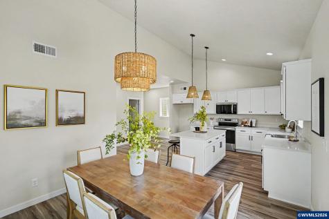 1511 11th Street Dallas OR 97338