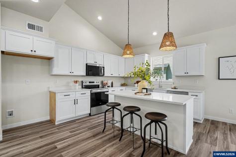 1511 11th Street Dallas OR 97338