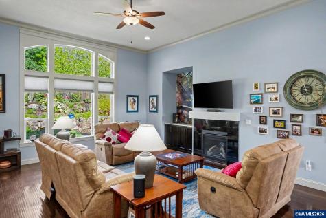 839 Sun Valley Avenue Silverton OR 97381