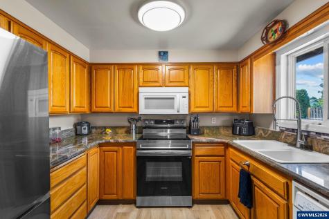 3965 48th Avenue NE Salem OR 97305