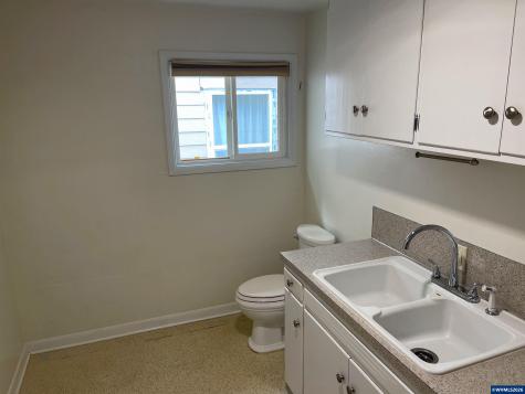 1175 Donna Avenue NE Salem OR 97301