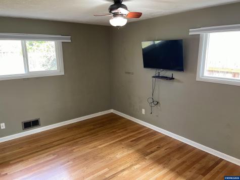 1175 Donna Avenue NE Salem OR 97301