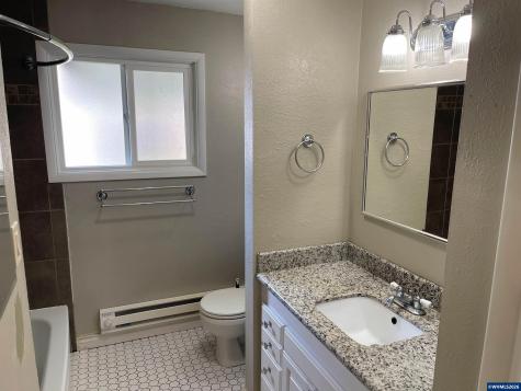1175 Donna Avenue NE Salem OR 97301