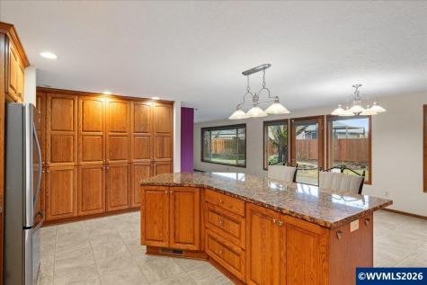 997 Julie Street N Keizer OR 97303