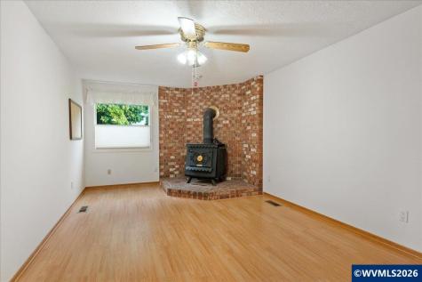 997 Julie Street N Keizer OR 97303