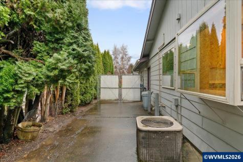 997 Julie Street N Keizer OR 97303