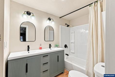 211 Sherman Street Amity OR 97101