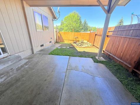 1780 Tamarack Street Sweet Home OR 97386