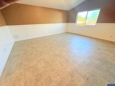 1780 Tamarack Street Sweet Home OR 97386