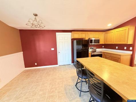 1780 Tamarack Street Sweet Home OR 97386