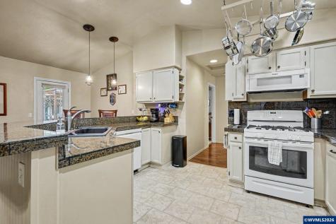 4255 Great Plains Drive NE Salem OR 97305