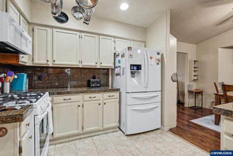 4255 Great Plains Drive NE Salem OR 97305
