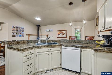 4255 Great Plains Drive NE Salem OR 97305