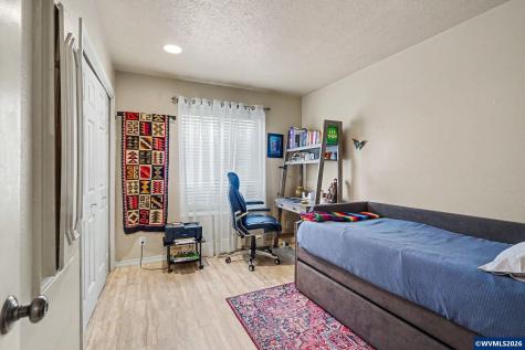 4255 Great Plains Drive NE Salem OR 97305