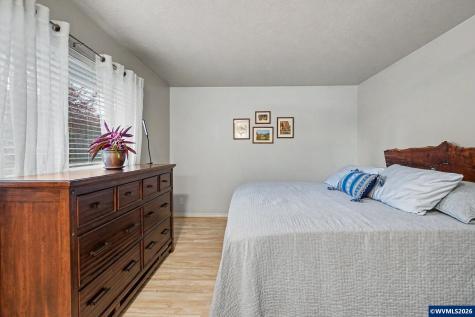 4255 Great Plains Drive NE Salem OR 97305
