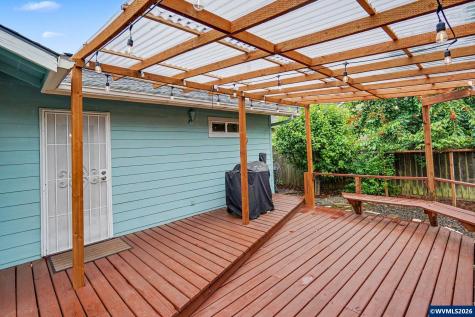 4255 Great Plains Drive NE Salem OR 97305