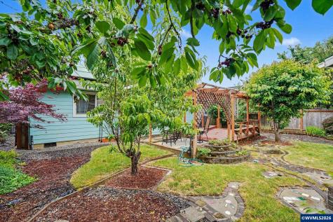 4255 Great Plains Drive NE Salem OR 97305