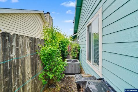 4255 Great Plains Drive NE Salem OR 97305