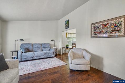4255 Great Plains Drive NE Salem OR 97305