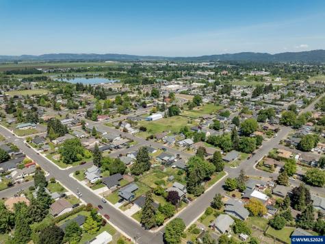 297 Heffley Street S Monmouth OR 97361