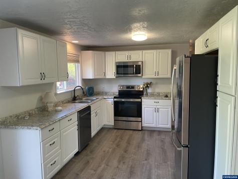 297 Heffley Street S Monmouth OR 97361