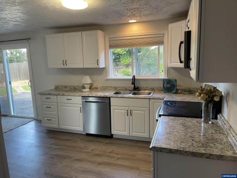 297 Heffley Street S Monmouth OR 97361