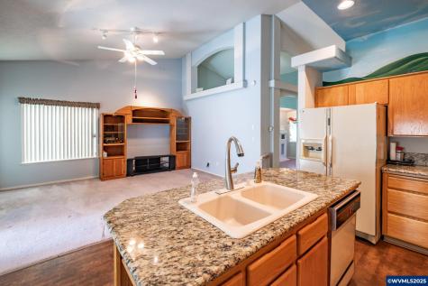 4414 Indian Earth Avenue NE Salem OR 97305