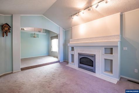 4414 Indian Earth Avenue NE Salem OR 97305