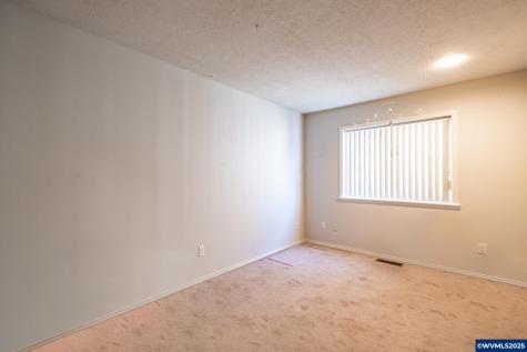 4414 Indian Earth Avenue NE Salem OR 97305