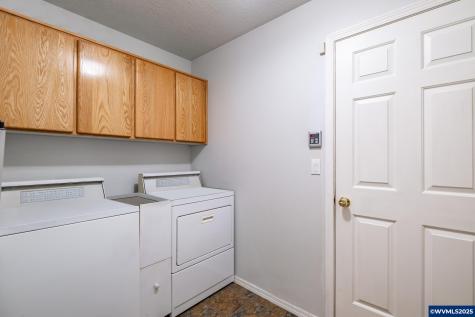 4414 Indian Earth Avenue NE Salem OR 97305