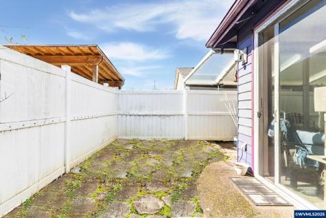 4414 Indian Earth Avenue NE Salem OR 97305