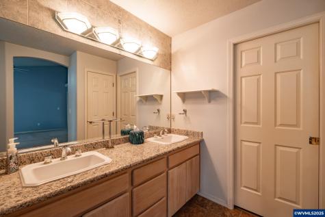 4414 Indian Earth Avenue NE Salem OR 97305