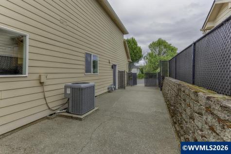 5881 Mission Hills Street SE Salem OR 97306