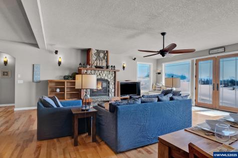 118 NW Oceania Drive Waldport OR 97394-9438