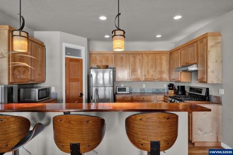 118 NW Oceania Drive Waldport OR 97394-9438