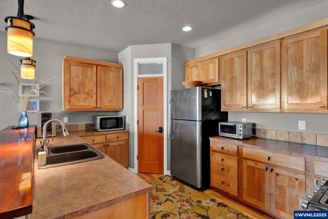 118 NW Oceania Drive Waldport OR 97394-9438