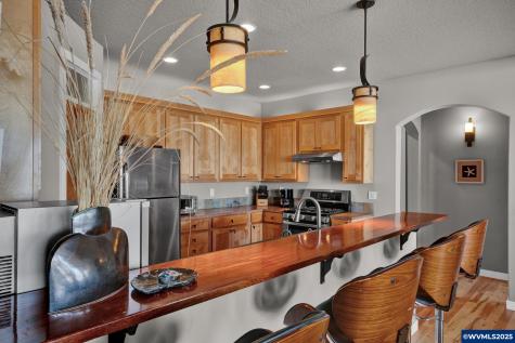 118 NW Oceania Drive Waldport OR 97394-9438