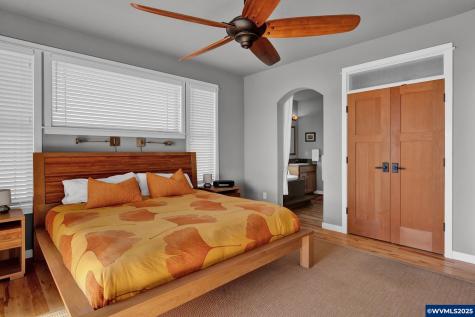 118 NW Oceania Drive Waldport OR 97394-9438